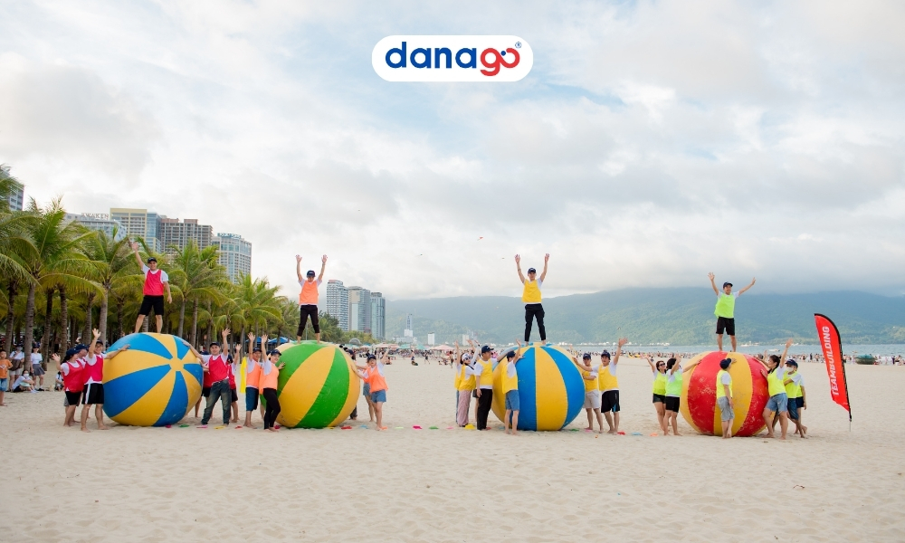 My Khe Beach – sun-drenched coastline My Khe Beach – sun-drenched coastline